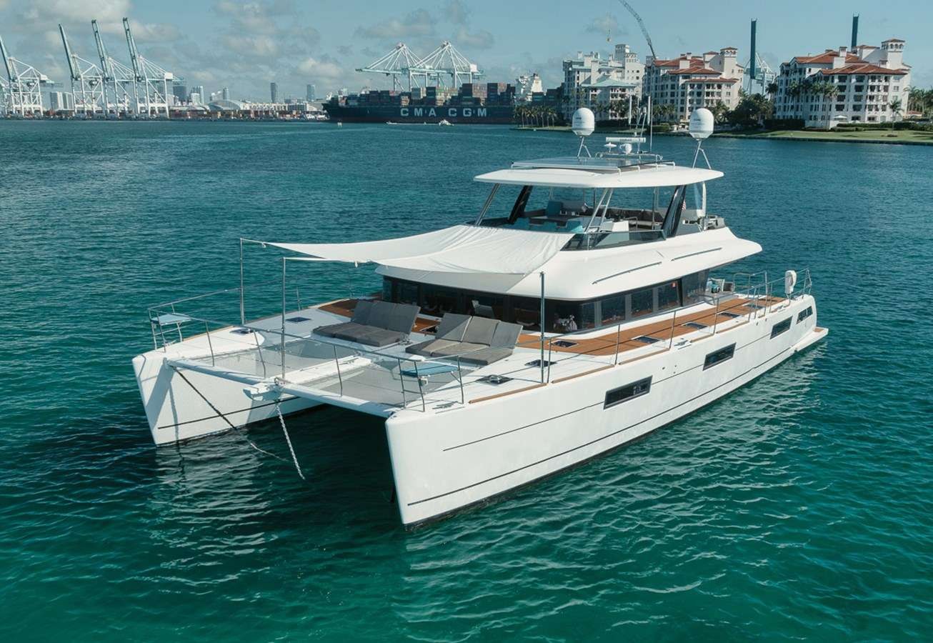 yacht-300002