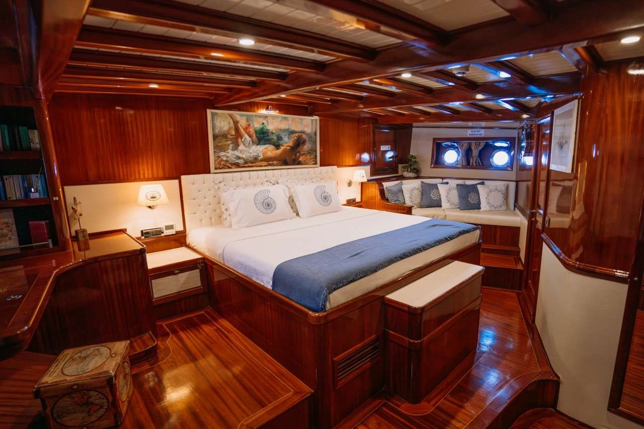 yacht-94989
